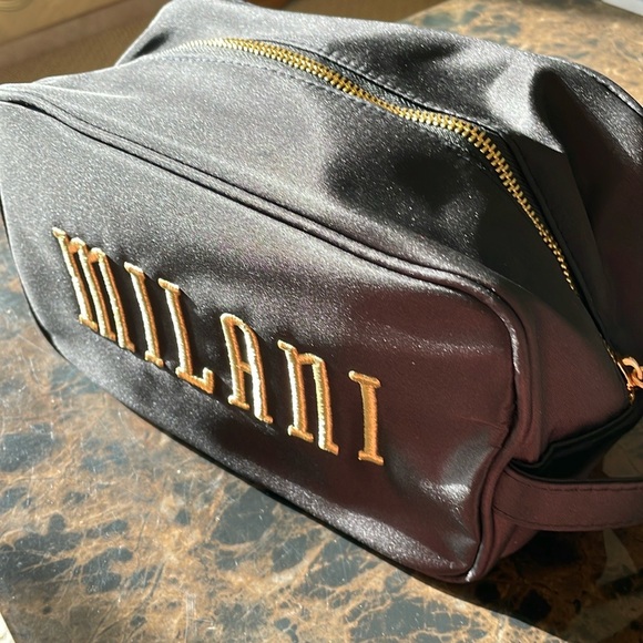 NEW! Milani Black and Gold Cosmetics Makeup Travel Bag - Picture 2 of 13
